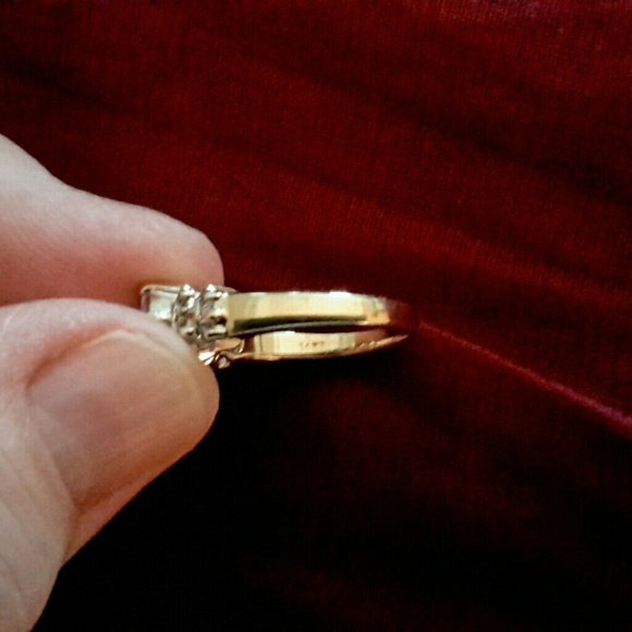 Lady's 14K Yellow Gold Engagement Style Ring - Picture 5 of 8